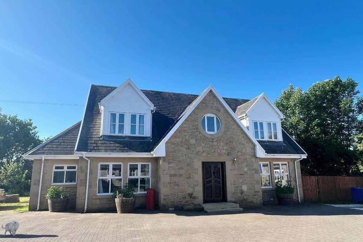 6 Bedroom House