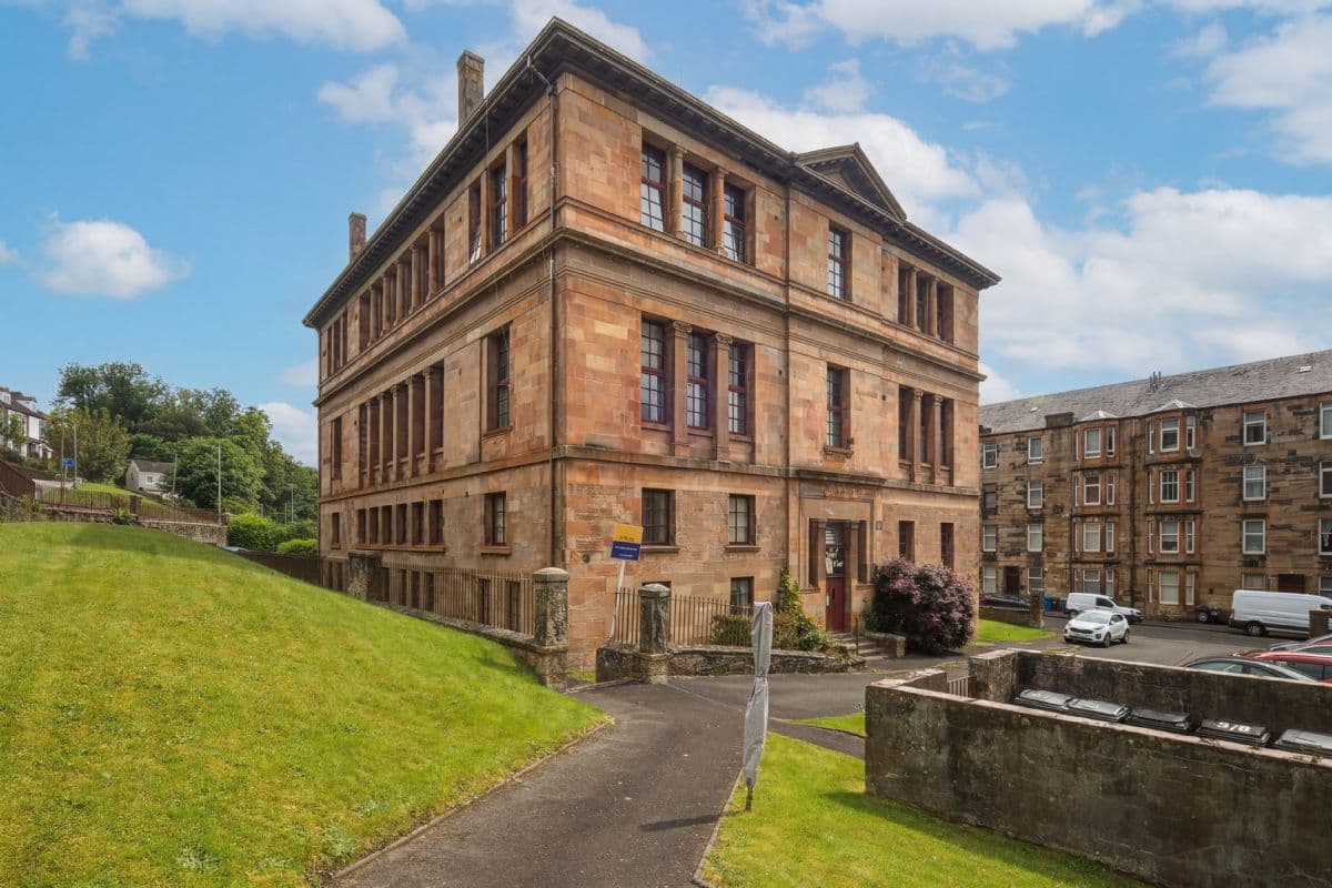 2 Bedroom Flat