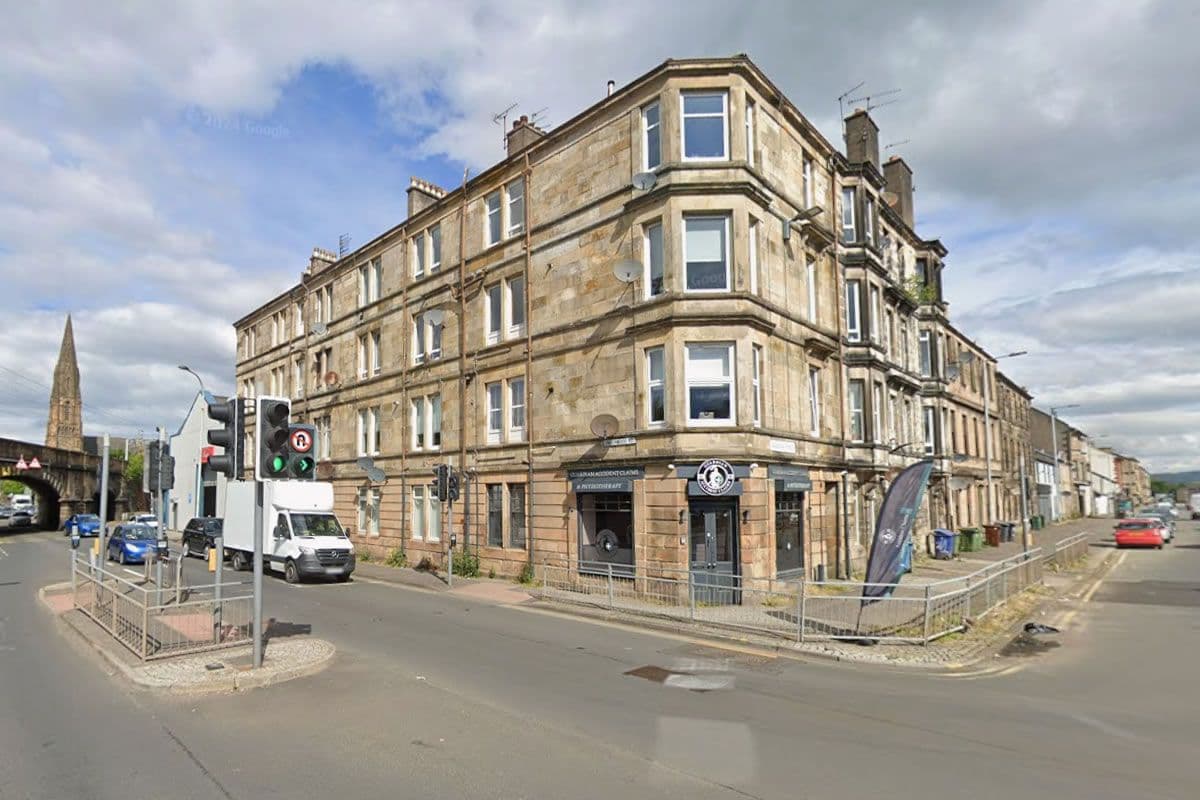 One Bedroom Traditional Top-Floor Flat