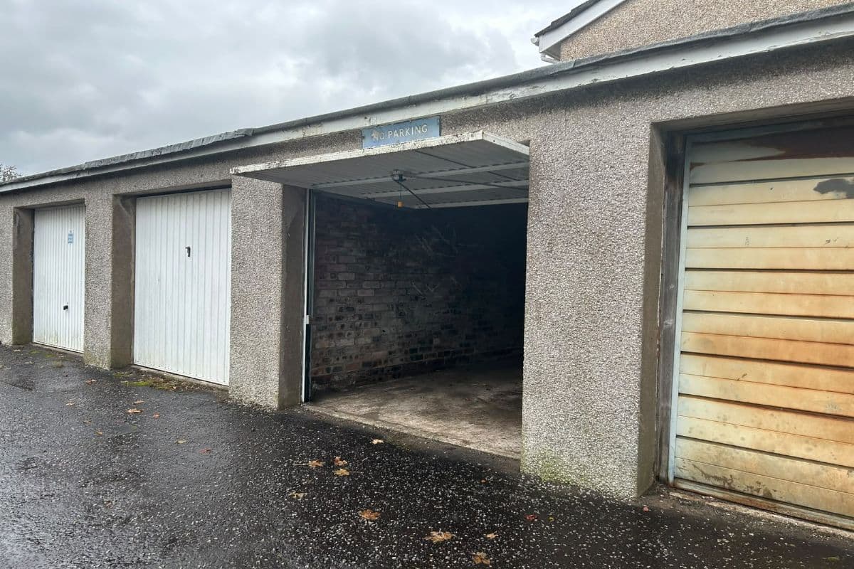 Vacant Freehold Lock-Up Garage