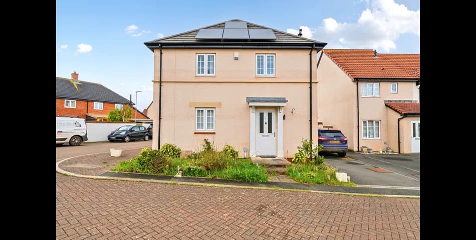 Modern Detached Home by the Coast