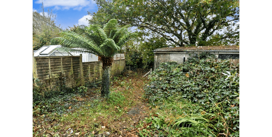 FOR SALE VIA BRADLEYS TRADITIONAL ONLINE AUCTION