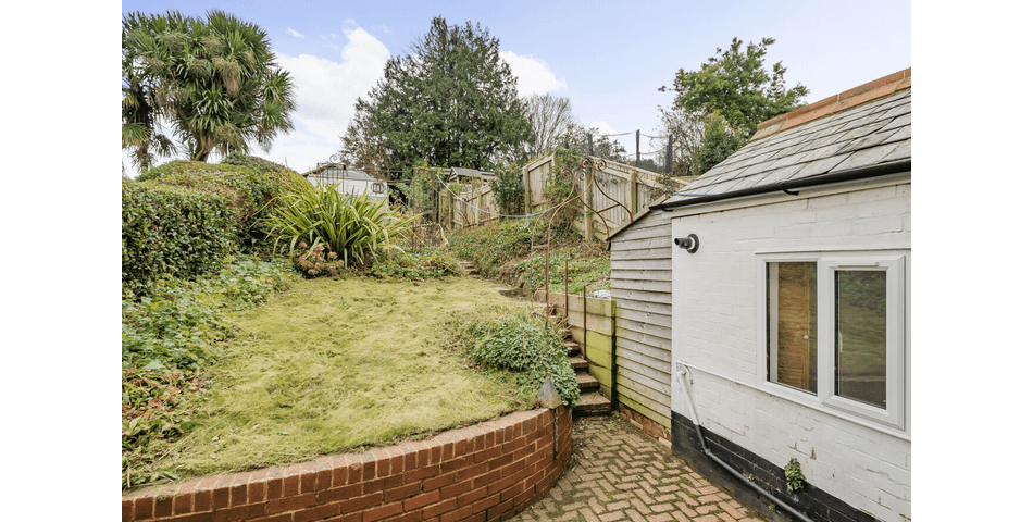 Spacious Terraced Home with Garden