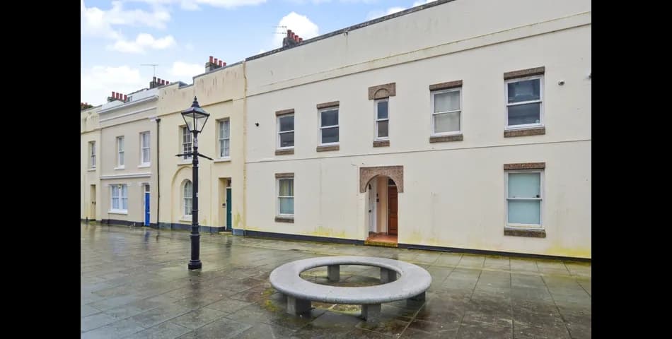 Maisonette for Sale by Online Auction