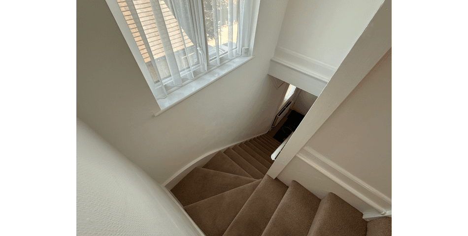 5a Chessington Parade, Leatherhead Road, Chessington, Surrey KT9 2PH