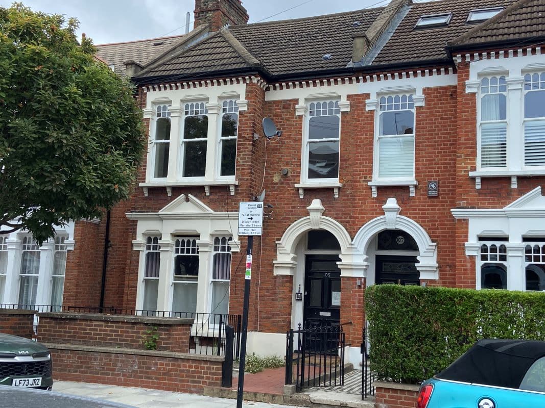 Lot 21 - Flat 2, 105 Louisville Road, London, Wandsworth, SW17 8RN