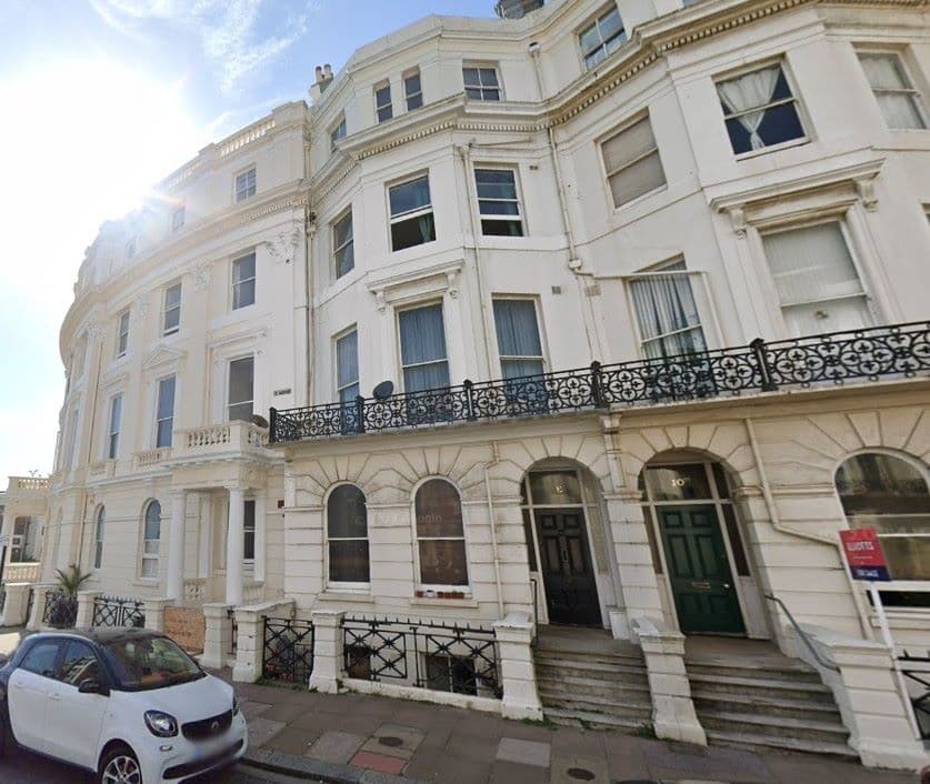 Lot 29 - 8A St. Aubyns, Hove, East Sussex, BN3 2TB