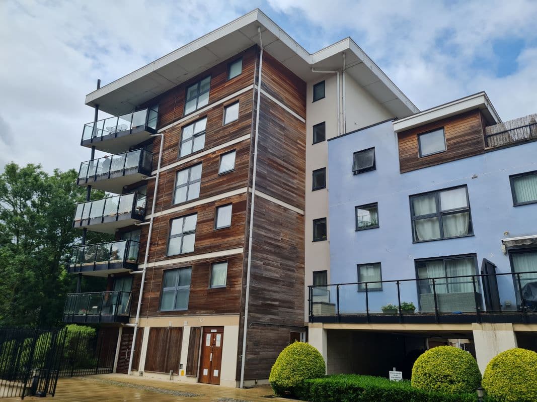 Lot 31 - A one bedroom flat in this modern development