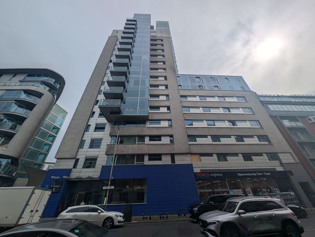 One Bedroom Flat in Modern Block