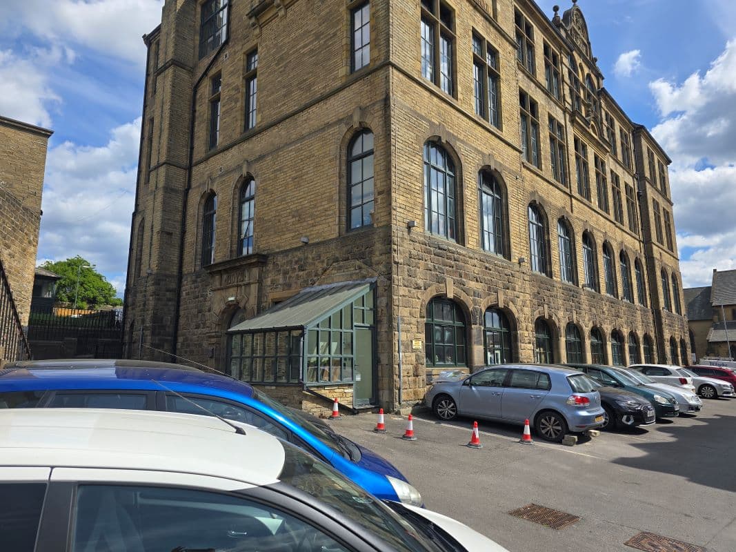Lot 9 - Flat 18 Byron Halls, Byron Street, Bradford, West Yorkshire, BD3 0AR