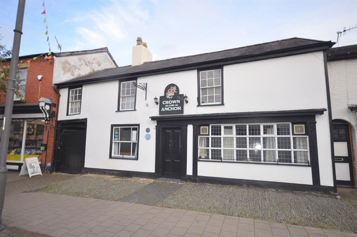 Crown and Anchor, 41 Long Bridge Street