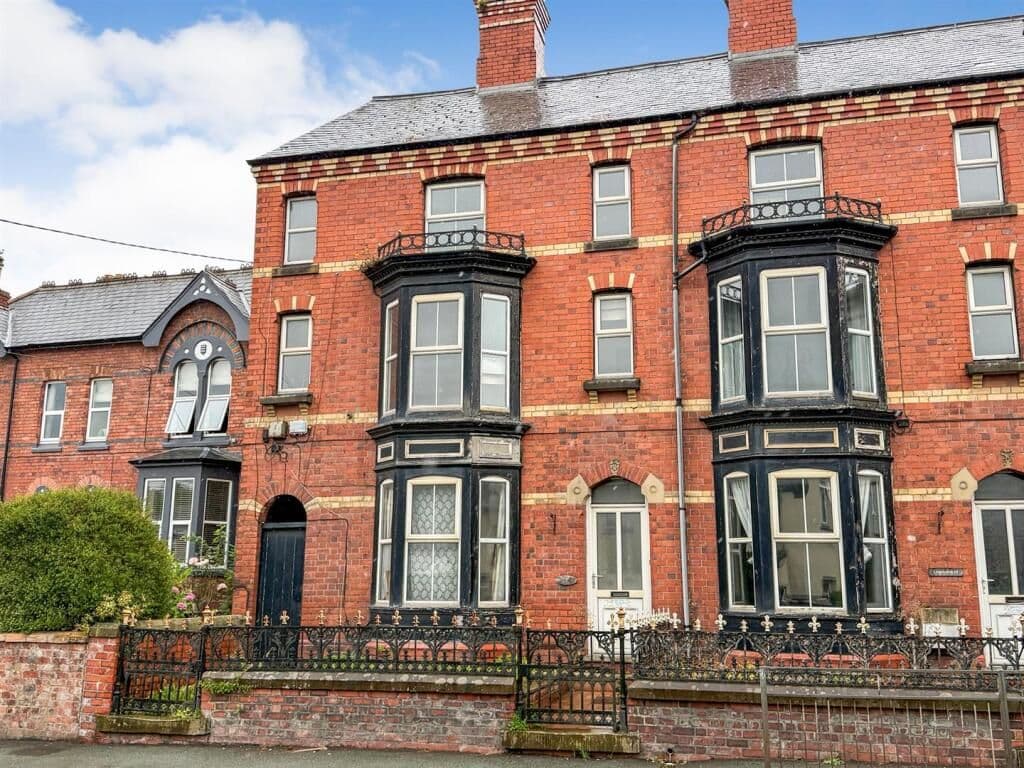 Spacious Four-Bedroom End-Terrace Property Requiring Renovation