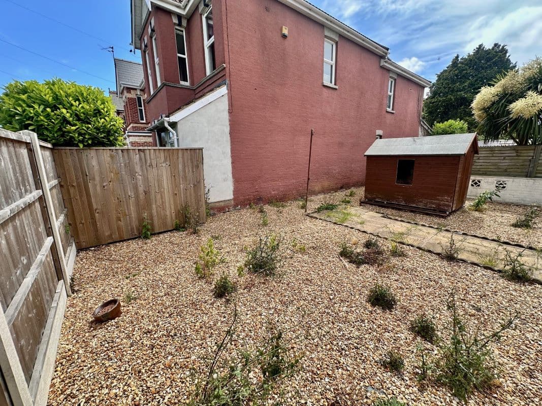 1st Floor Flat with Rear Garden and Brand New Lease in Bournemouth - Vacant Possession