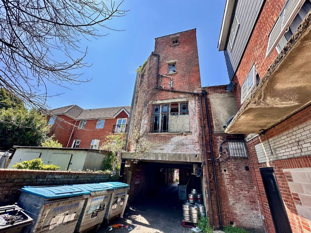 Development Opportunity For Sale in Bournemouth with Roof Terrace - Vacant Possession