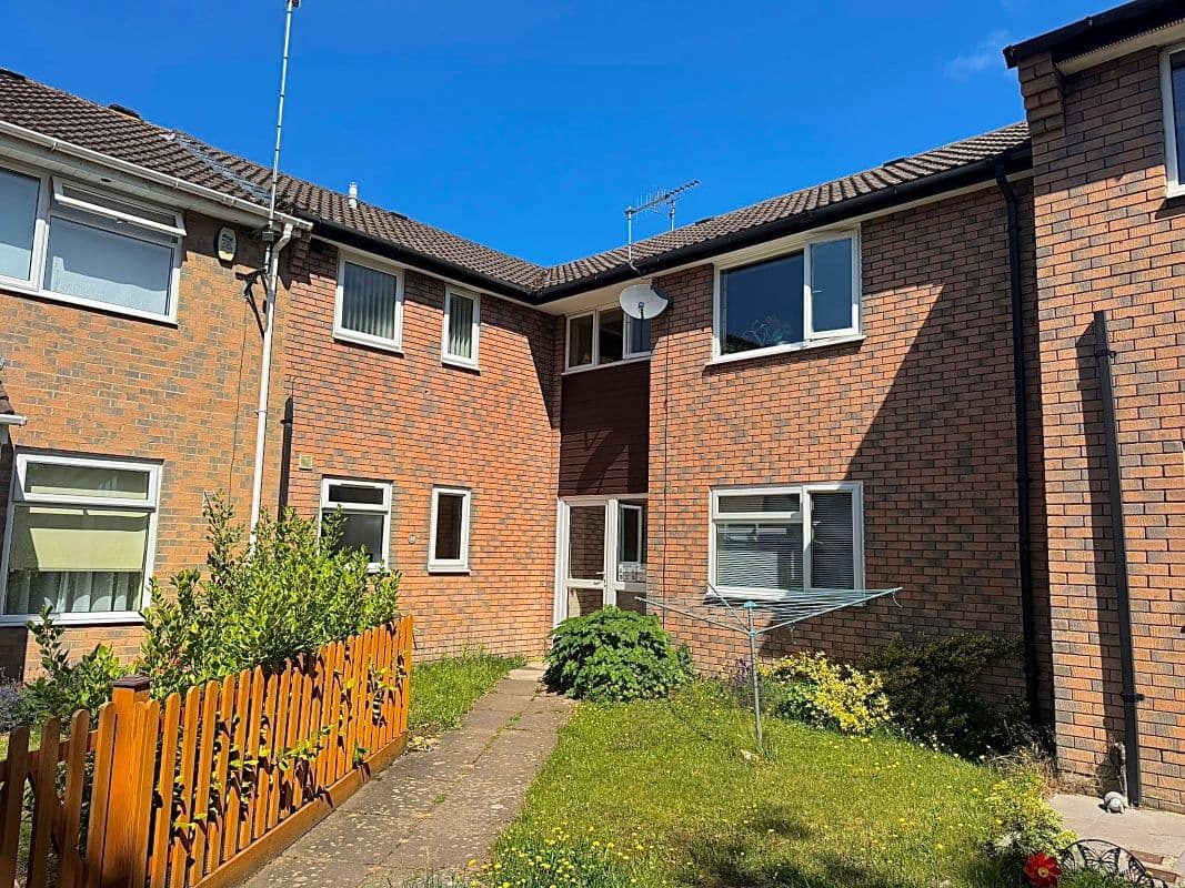 Immaculate One Bedroom First Floor Apartment