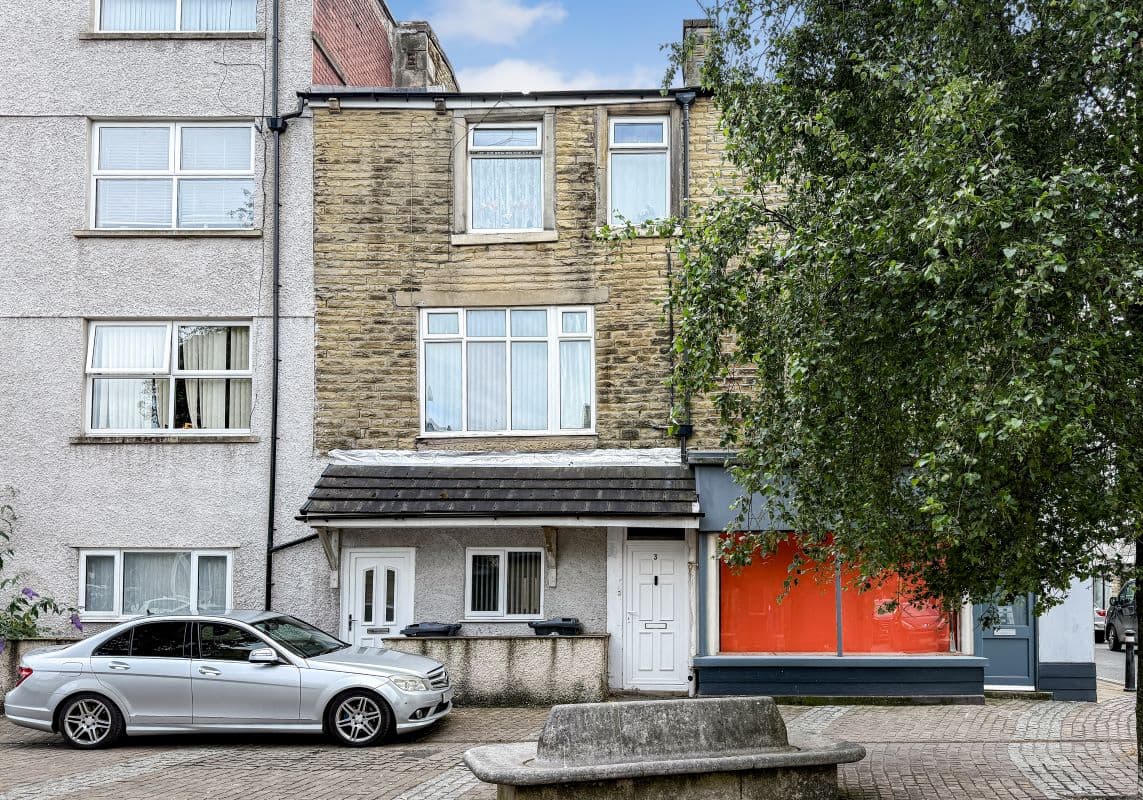 A Vacant Ground and Lower Ground Floor Storage Area