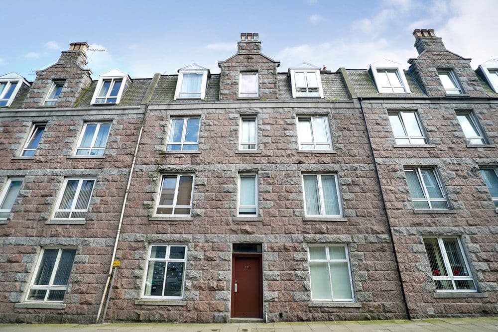 G/L, 10 Raeburn Place, Aberdeen, Aberdeenshire, AB25 1PS
