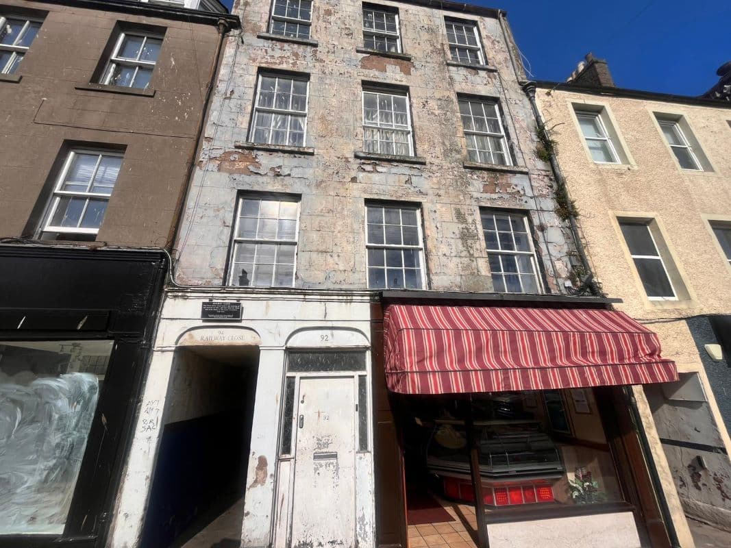 Incredible 2 Bedroom Property