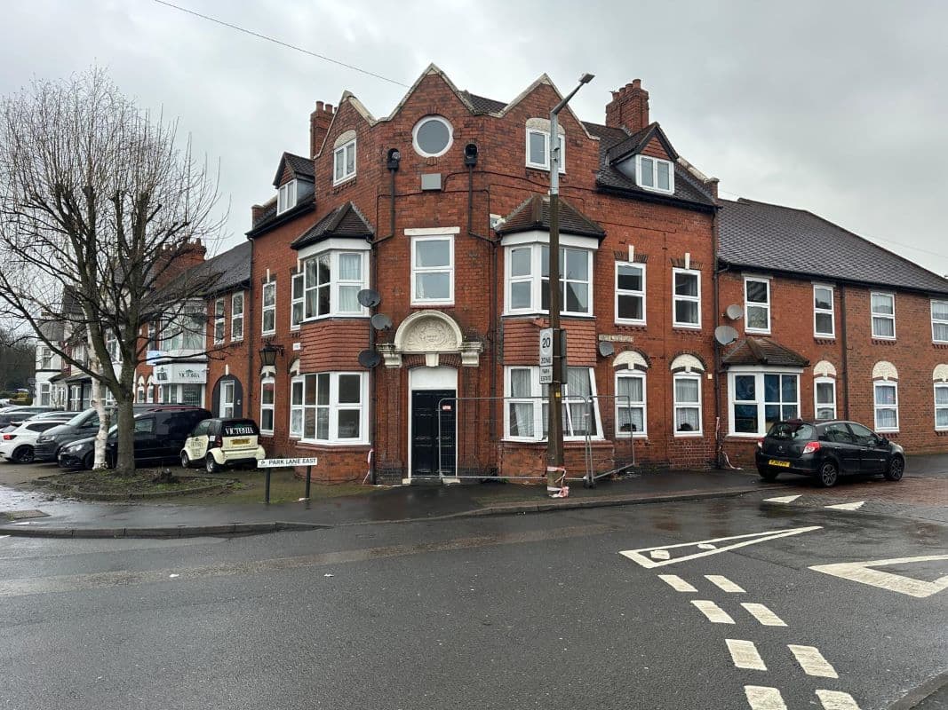 Flat 11 Park Inn, 81 Park Lane East, Tipton, DY4 8RP