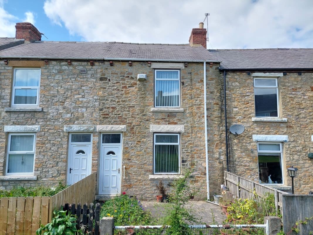 2 bedroom mid terraced house in Stanley, Co. Durham