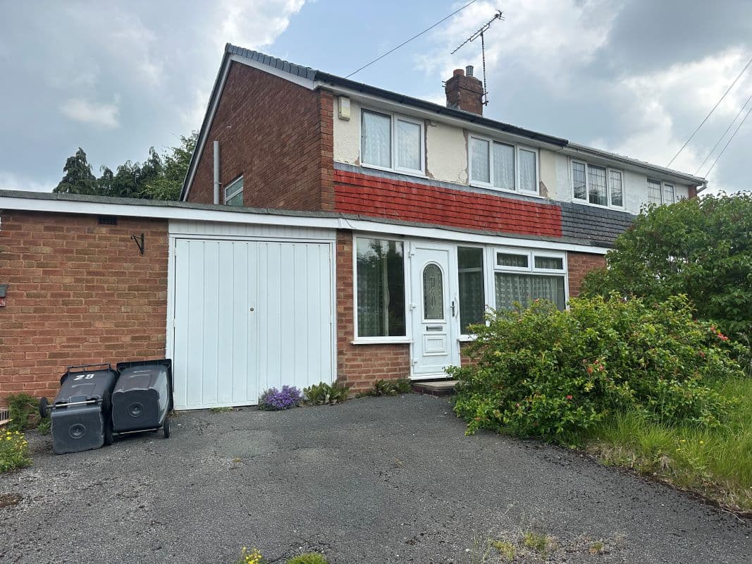 3 Bedroom Semi Detached House in Birmingham