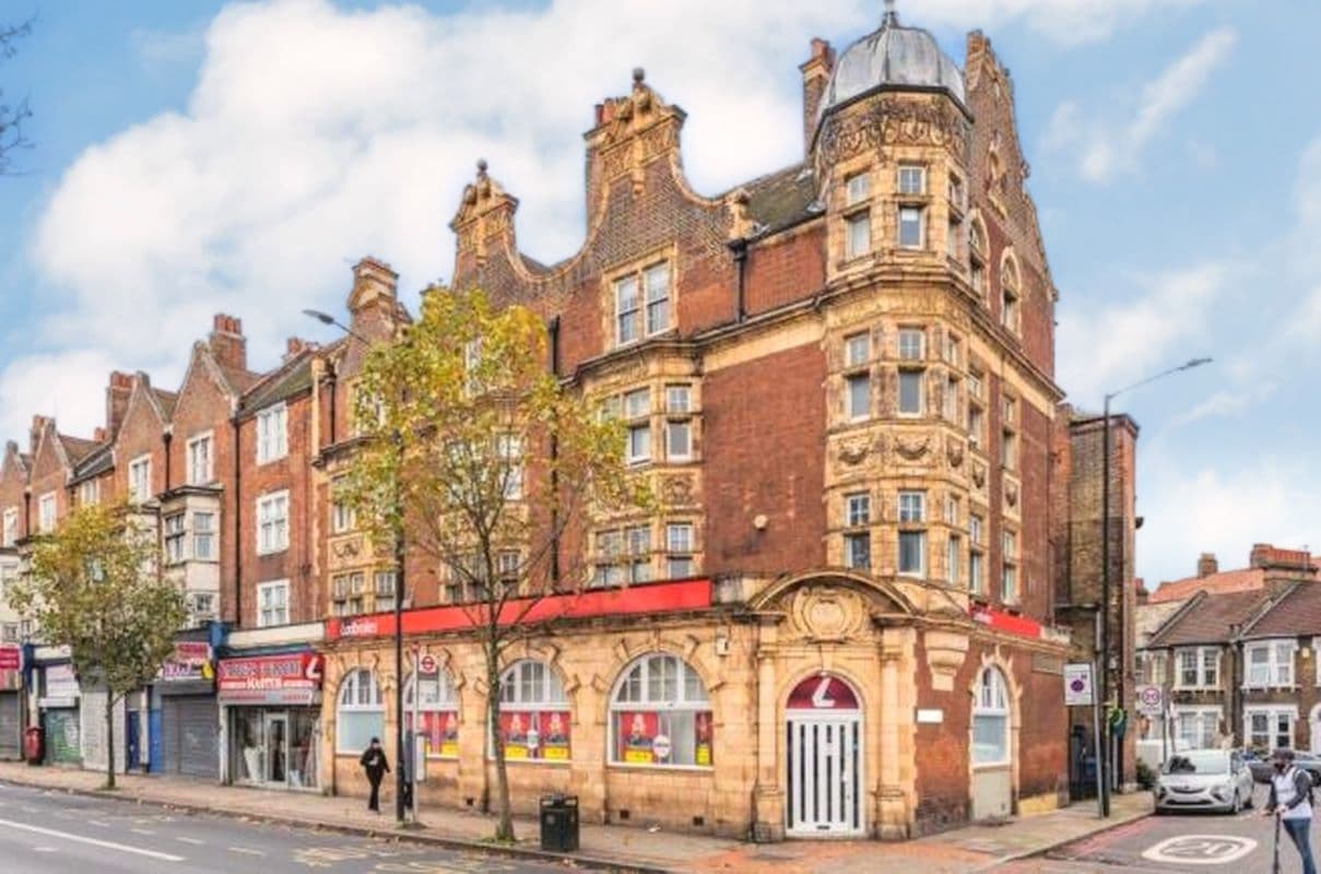 Flat 4a Royal London Buildings, Old Kent Road, Southwark, London, SE15 1RX