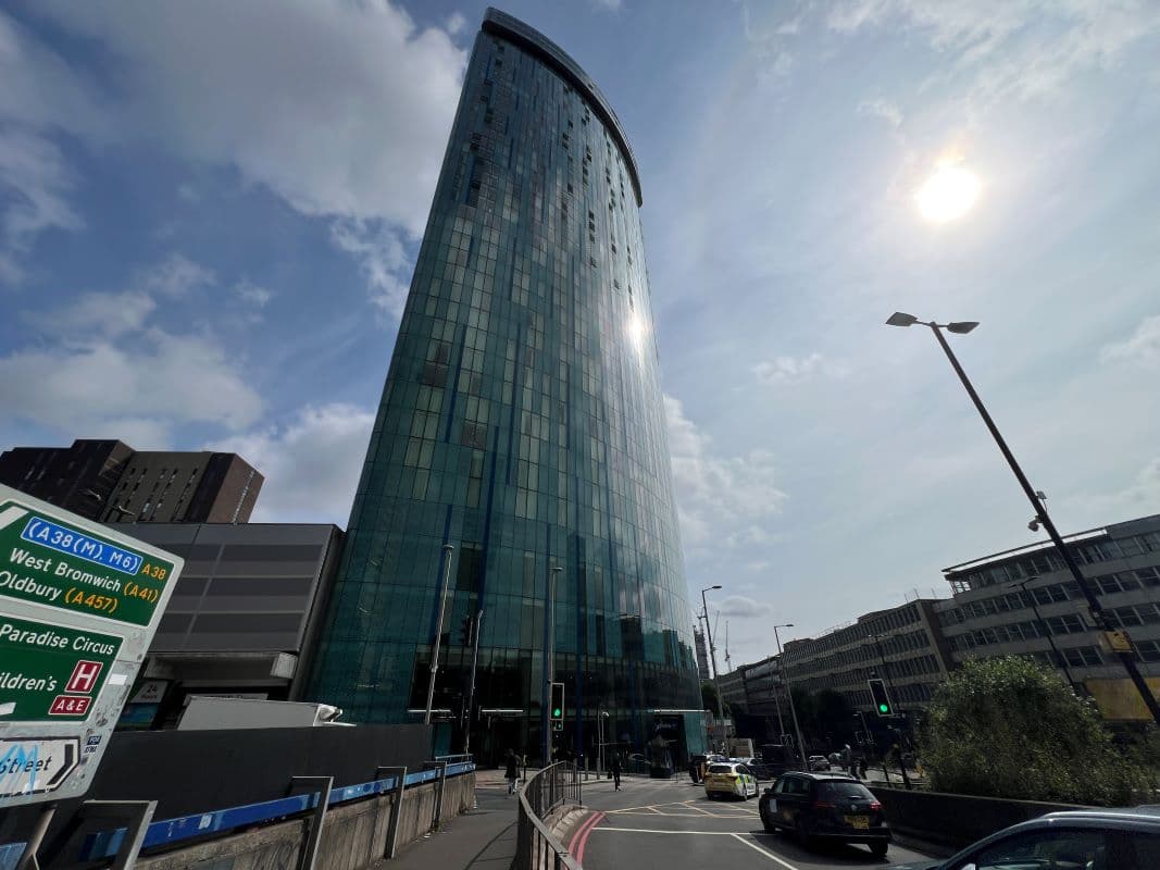 Flat 2202, Beetham Tower, 10 Holloway Circus, Birmingham, B1 1BA