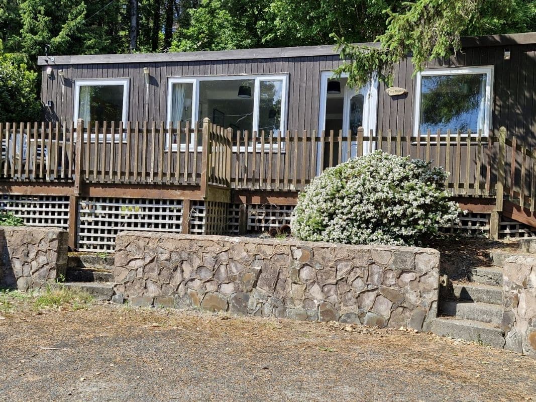 Vacant Freehold Detached Chalet