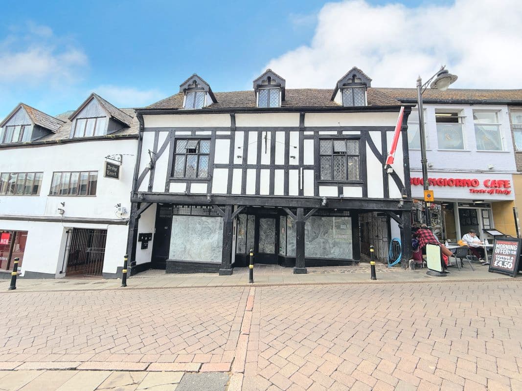 Mixed Use Freehold Property in Evesham