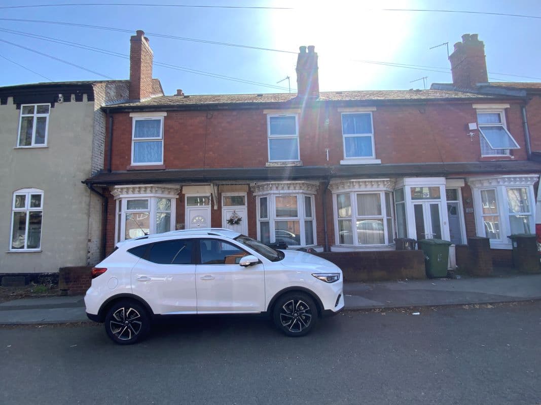 3 bedroom mid terraced house in Willenhall