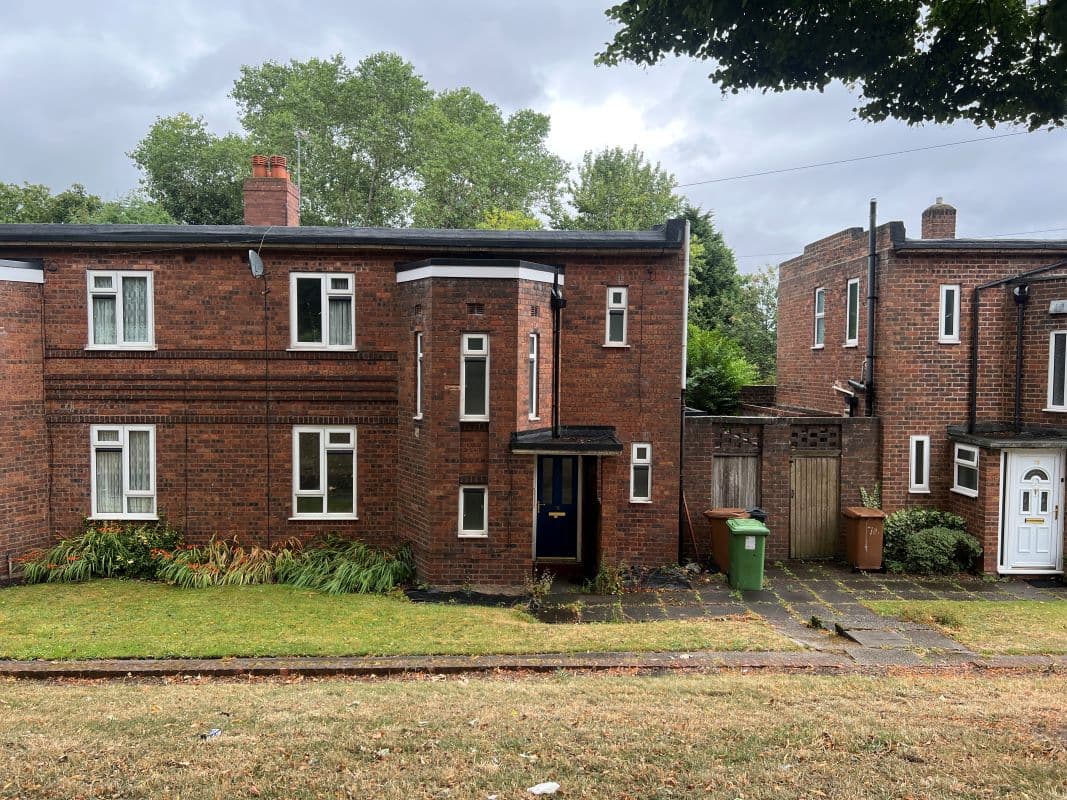 3 bedroom semi detached house in Bilston