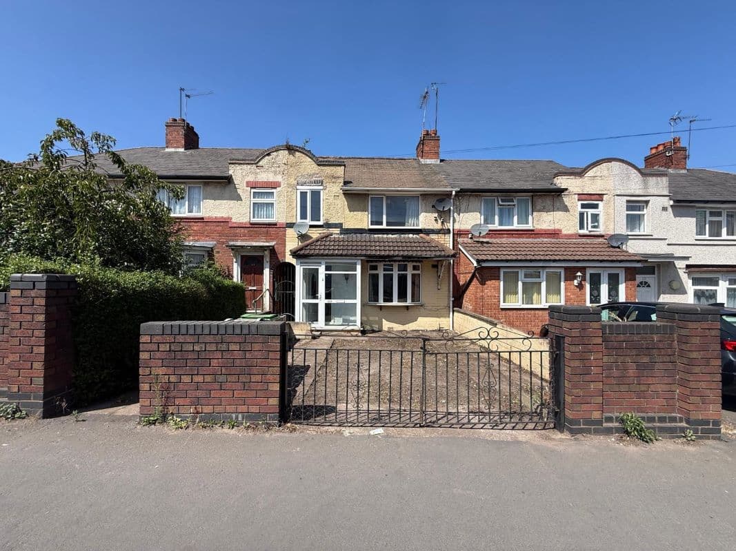 3 bedroom mid terraced property in West Bromwich