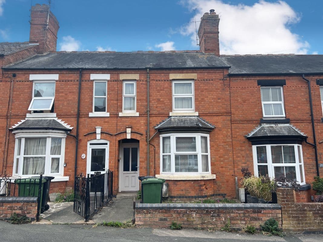 2 Bedroom Mid Terraced Property in Evesham