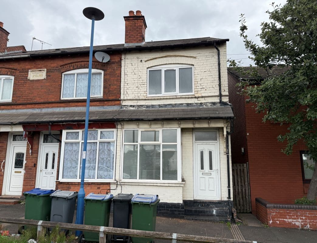 3 bedroom end terraced house in Smethwick