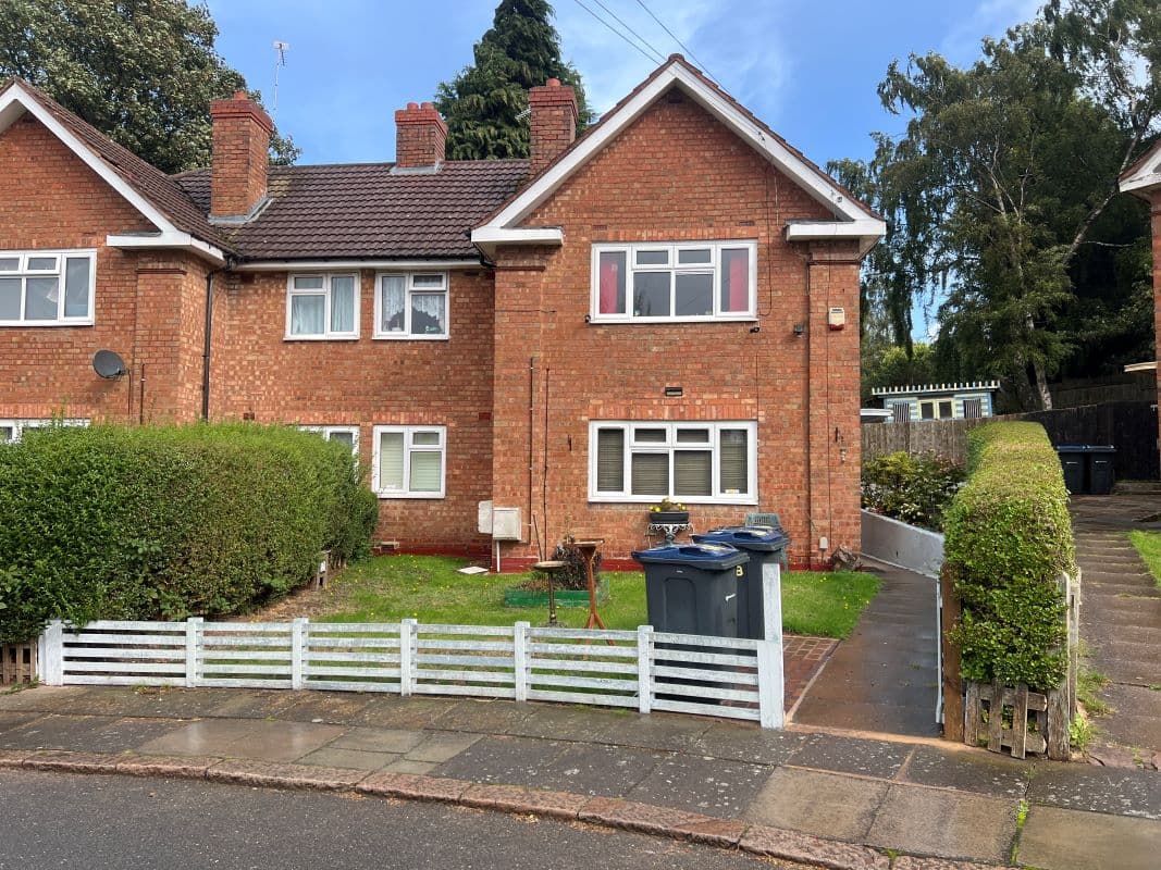 1 Bedroom Leasehold Investment Maisonette