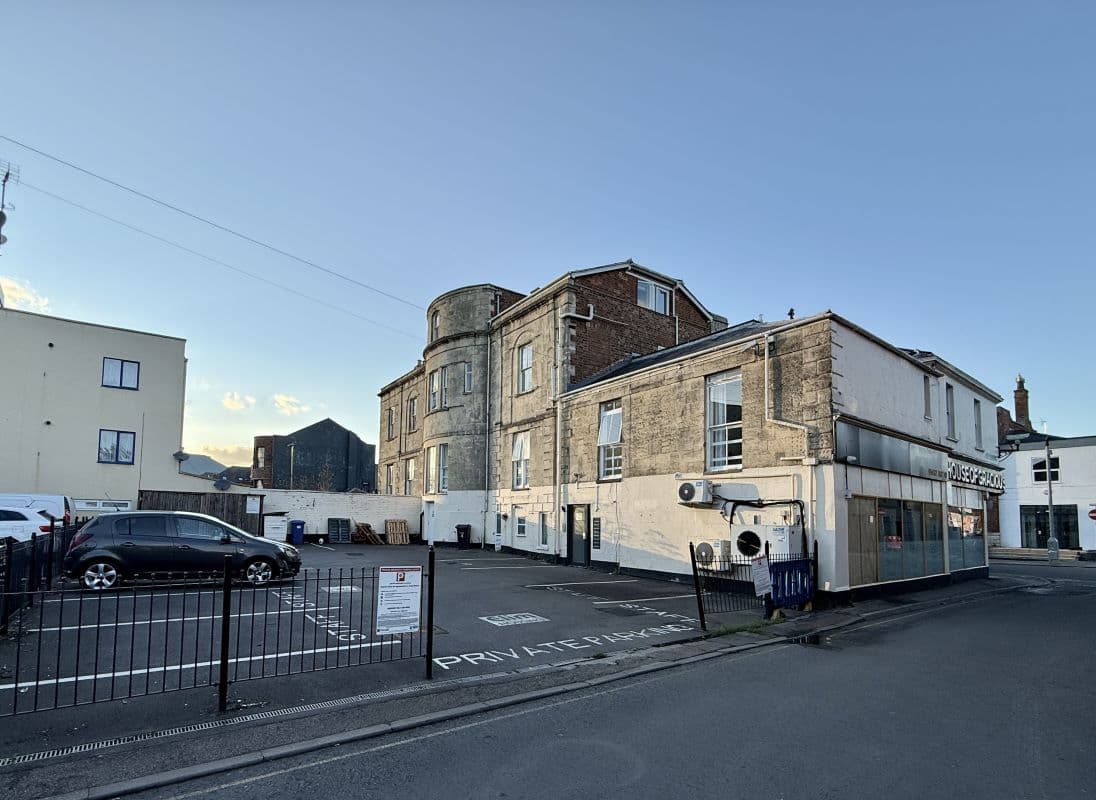 Substantial Vacant Freehold Grade II Listed Property Converted into 8 Flats