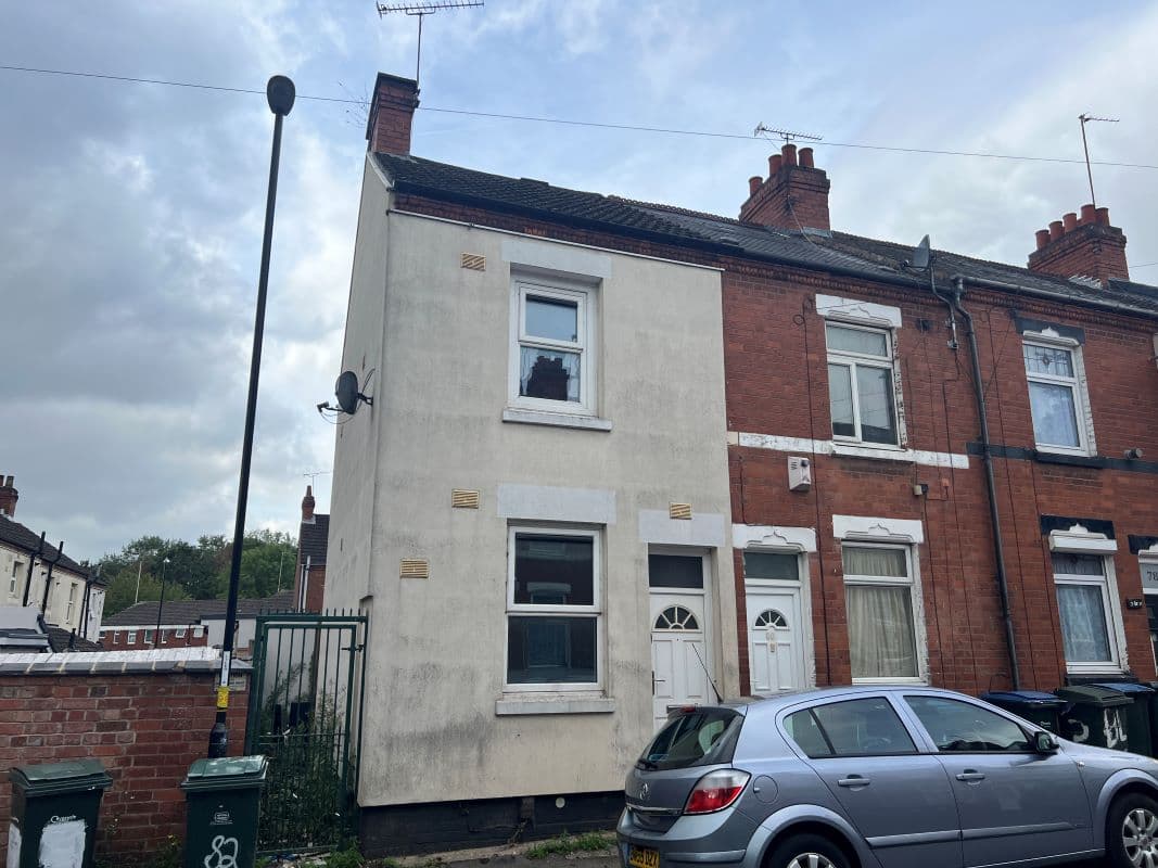 2 bedroom end terraced property in Coventry