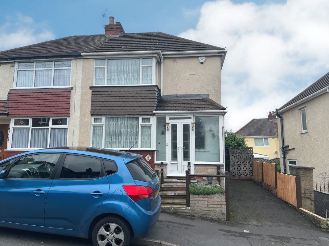 3 bedroom semi detached property in West Bromwich