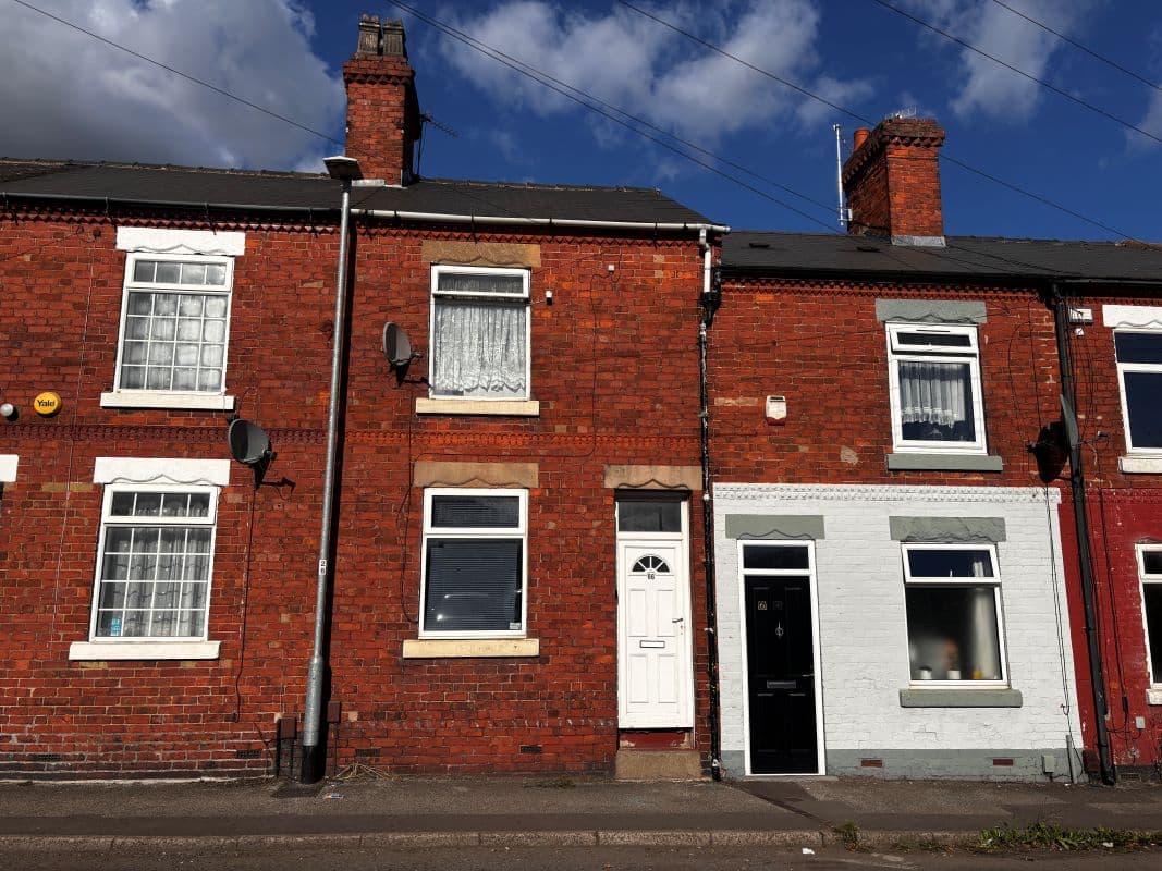 2 bedroom mid terraced property in Mansfield