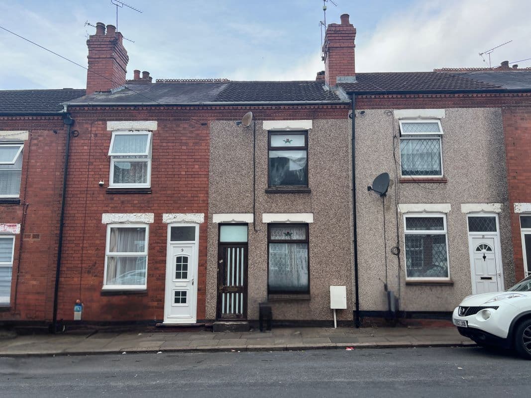 2 bedroom mid terraced property in Coventry