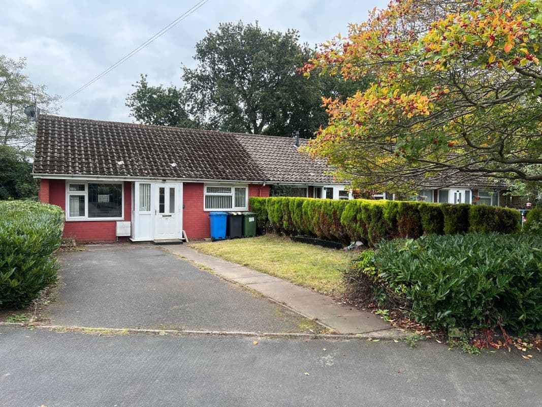 Vacant Freehold End Terraced Bungalow
