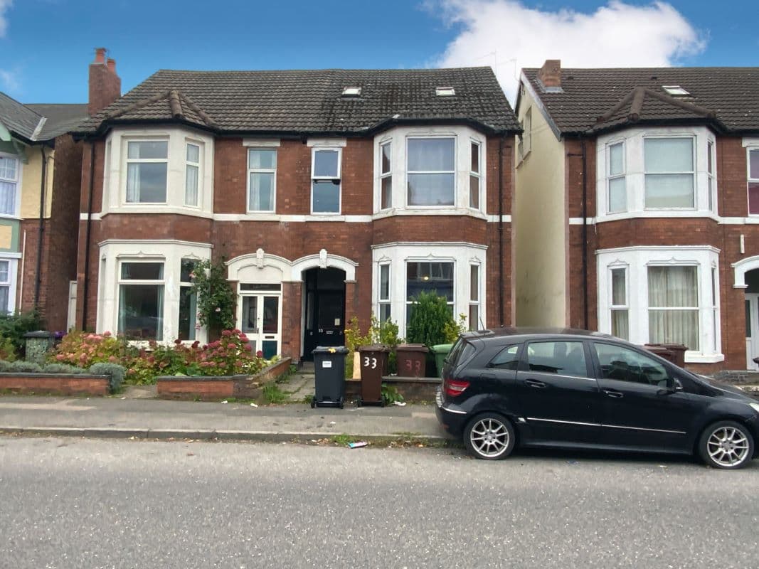 Semi Detached Investment Property of Six Self-Contained Flats