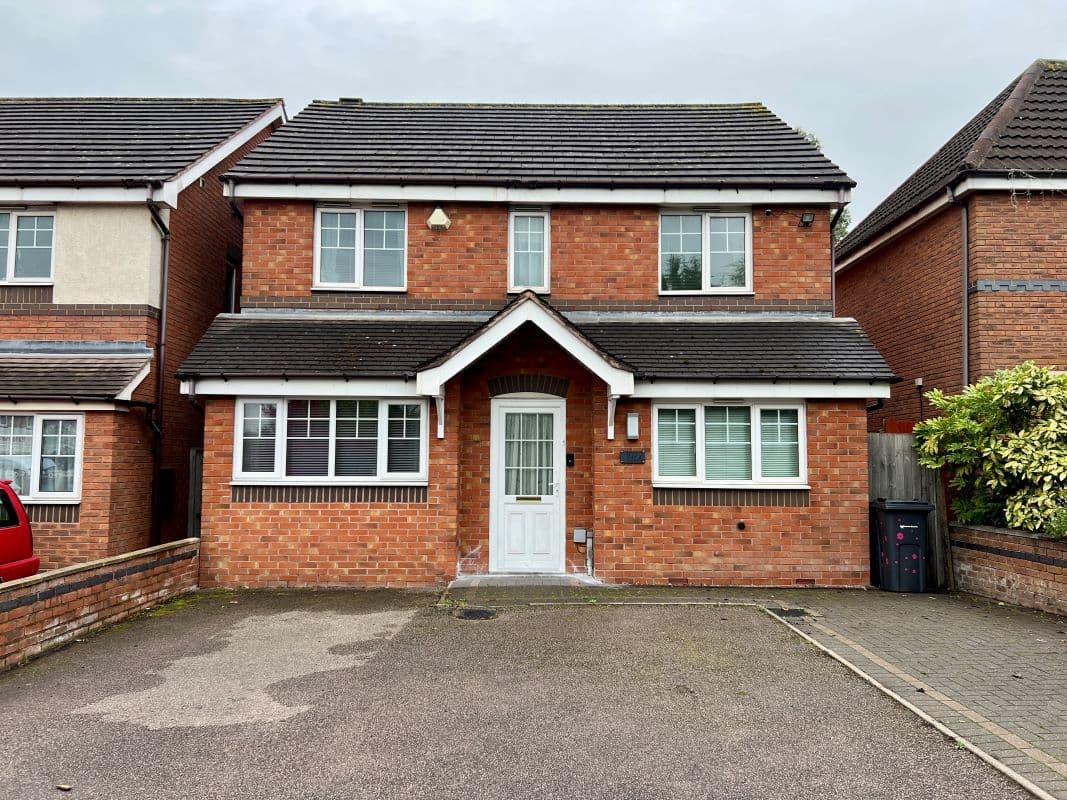 Vacant Leasehold Detached Property with C2 Planning