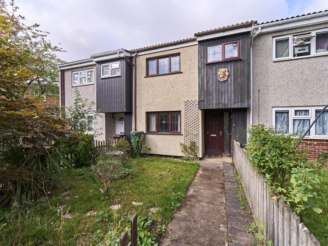 Auction of a Vacant Freehold Mid Terraced Property