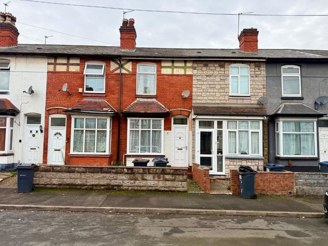 3 Bedroom Mid Terraced House in Hockley