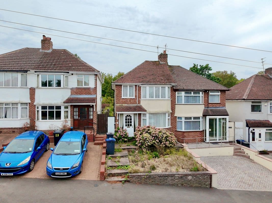 Vacant Leasehold Semi Detached Property