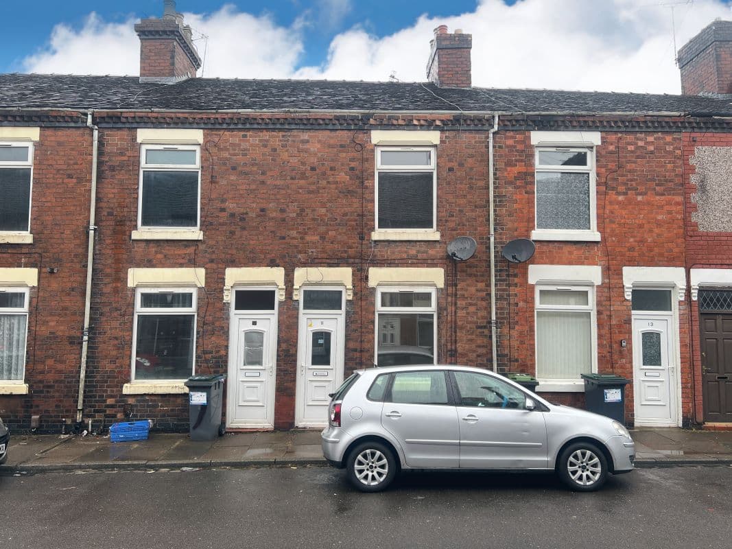 Freehold Mid Terraced Property