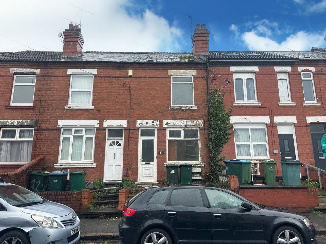 2 Bedroom Mid Terraced House