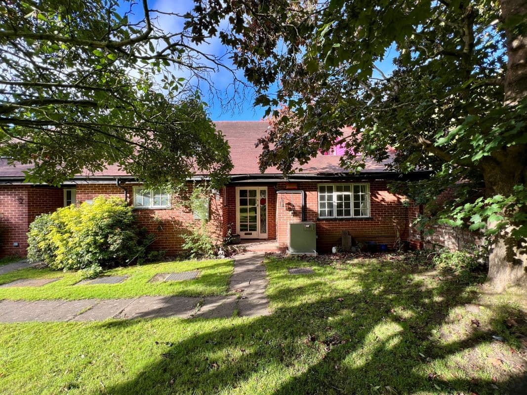 3 Bedroom Barn Conversion in Bickenhill