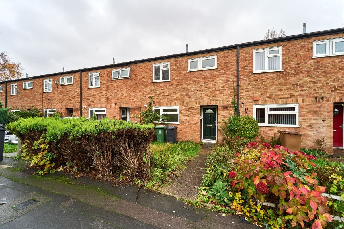 Vacant Freehold Mid Terrace Property